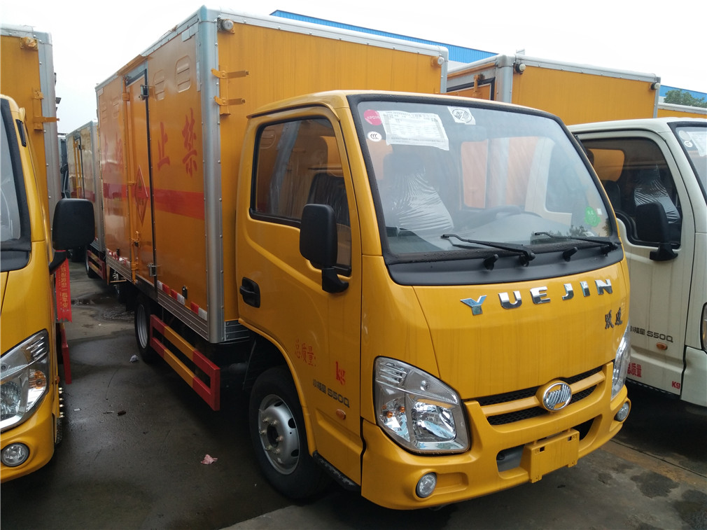 躍進小福星CLW5030XRQNJ5易燃氣體廂式運輸車